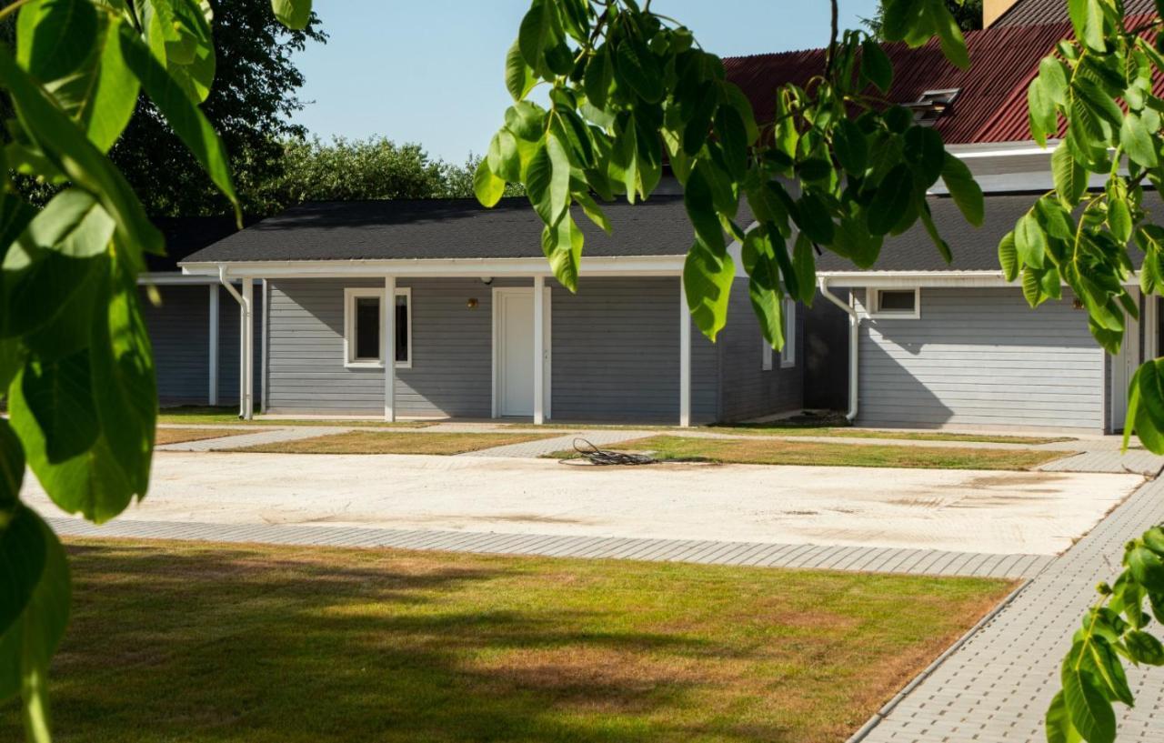Poiana Cu Flori Aparthotel Satu Mare Exterior photo